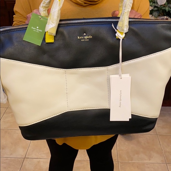 Kate Spade tote NWT includes dust bag - Picture 2 of 4